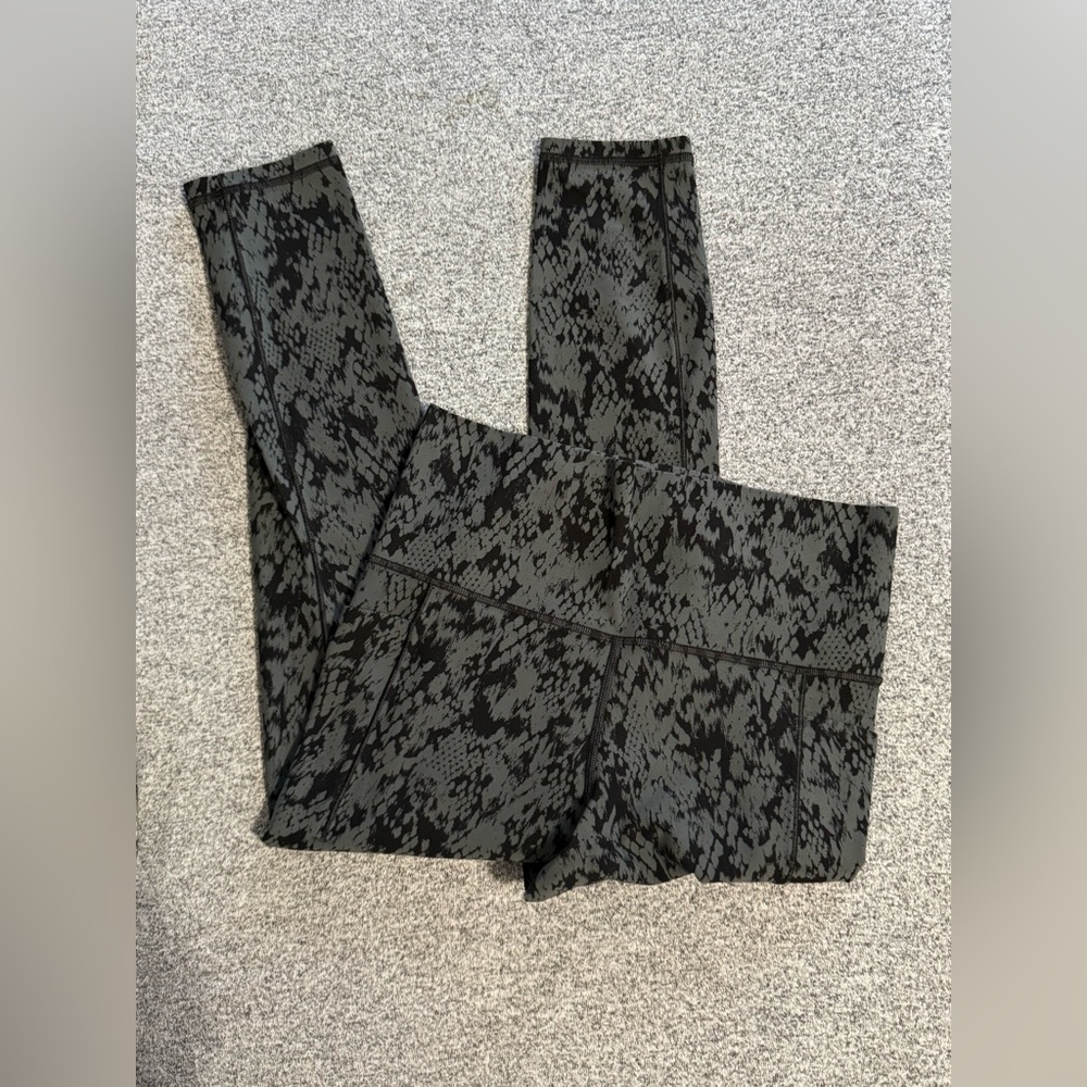 Athleta Salutation Stash Pocket II - Picture 2 of 4